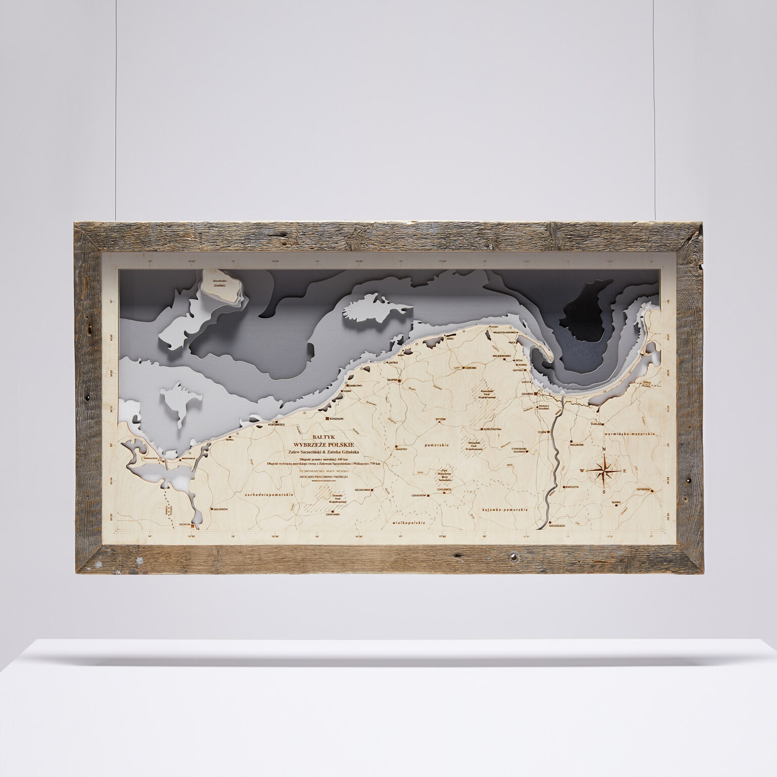 Wybrzeże Polskie - Drewniana Mapa w ramie