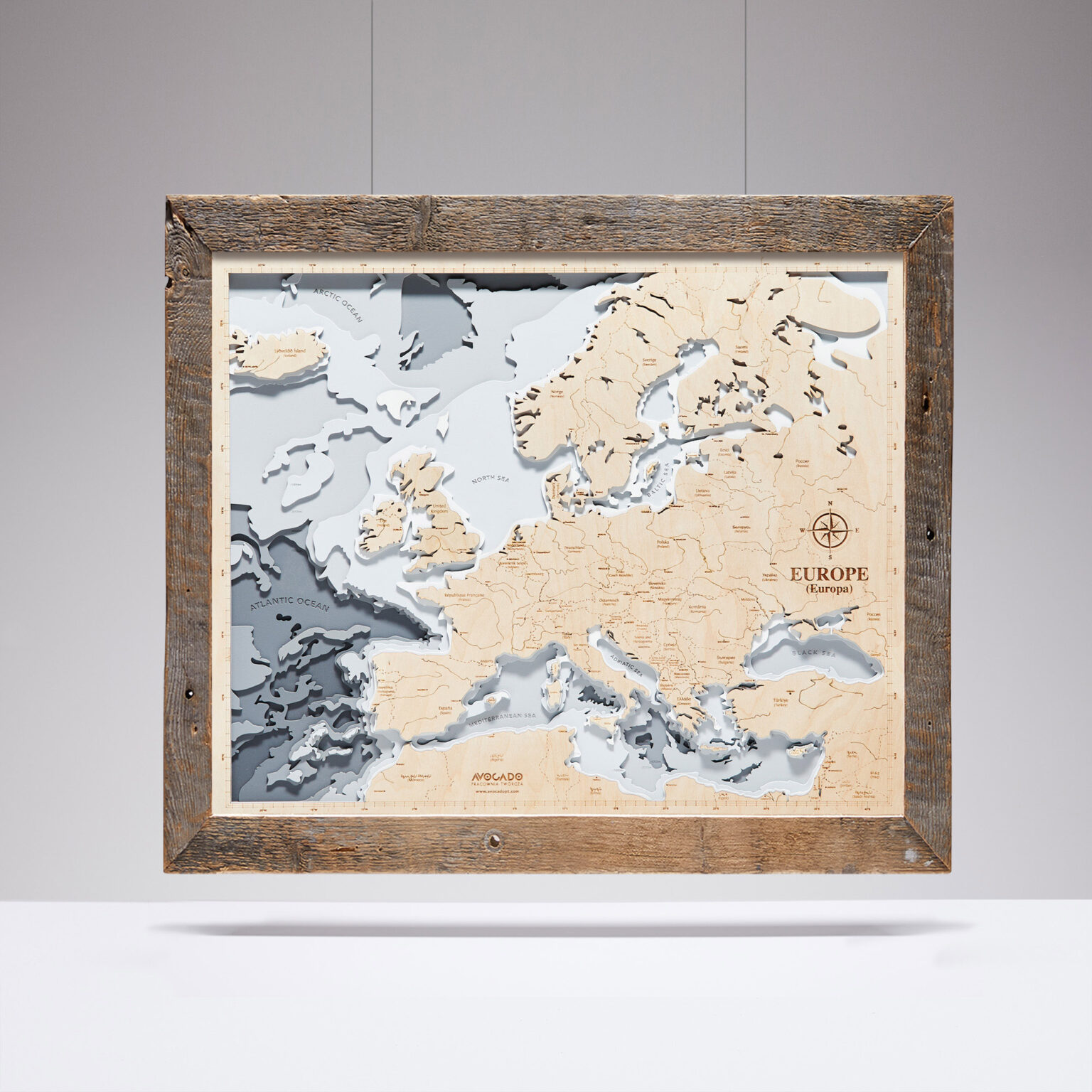 Europa (średnia) - Drewniana Mapa w ramie (szara)