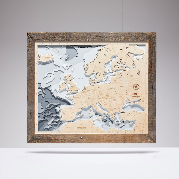 Europa (średnia) - Drewniana Mapa w ramie (szara)