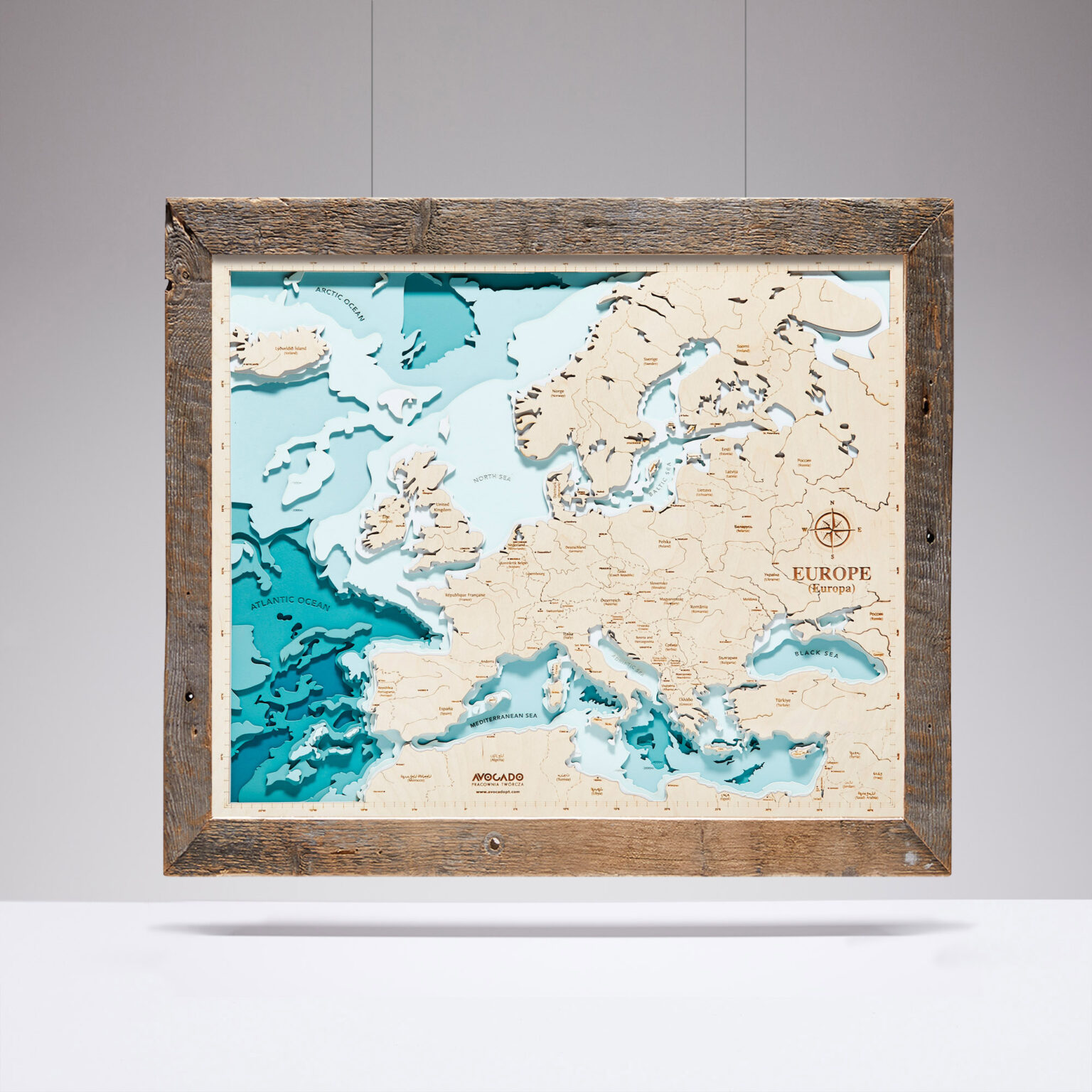 Europa (średnia) - Drewniana Mapa w ramie (turkusowa)